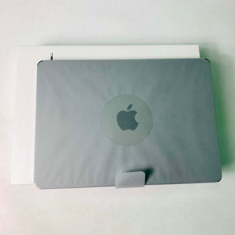 MacBook Air Liquid Retina 13.6インチ (Mid 2022) Apple M2 8コア/8GB ...